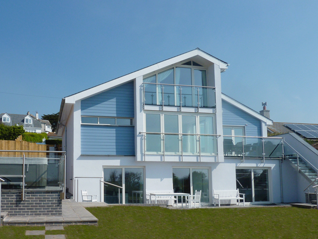 L153 - view from the front